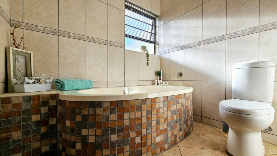 5 Bedroom Property for Sale in Dana Bay Western Cape